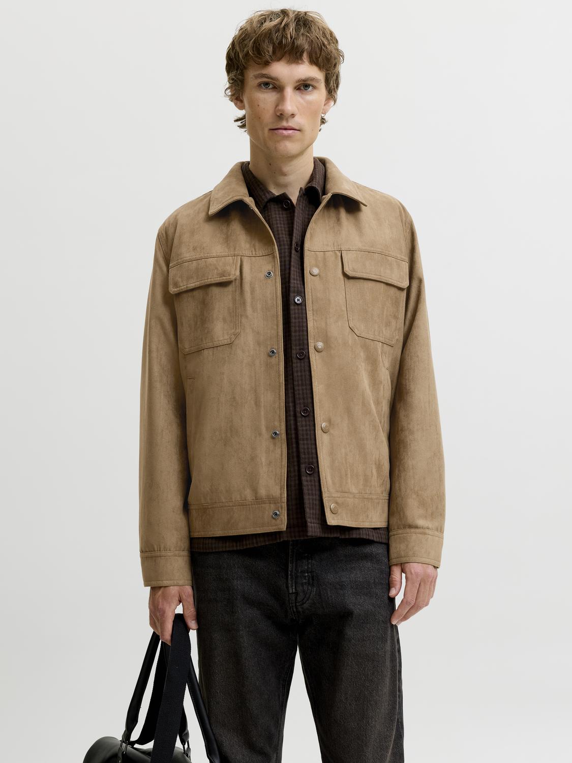 model_shot-front